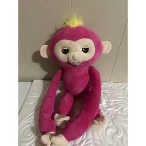 2018 WowWee Pink Bella Monkey Fingerlings Interactive Huggs Plush Animal 15"